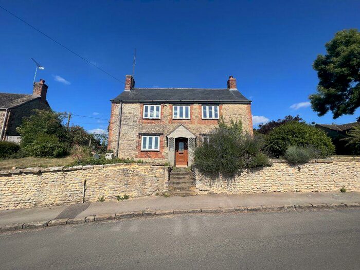 3 Bedroom House To Rent In Trenchard Road, Stanton Fitzwarren, SN6