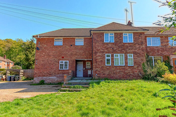 2 Bedroom Apartment For Sale In Micklefield Road, High Wycombe, Buckinghamshire, HP13