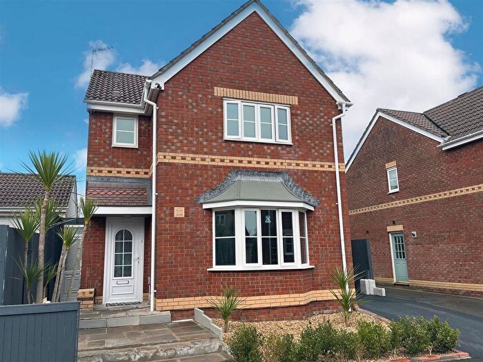 3 Bedroom Detached House For Sale In Fairplace Close, Bridgend, CF31