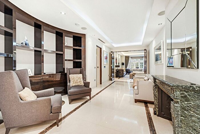 5 Bedroom Flat To Rent In Knightsbridge, London, SW1X