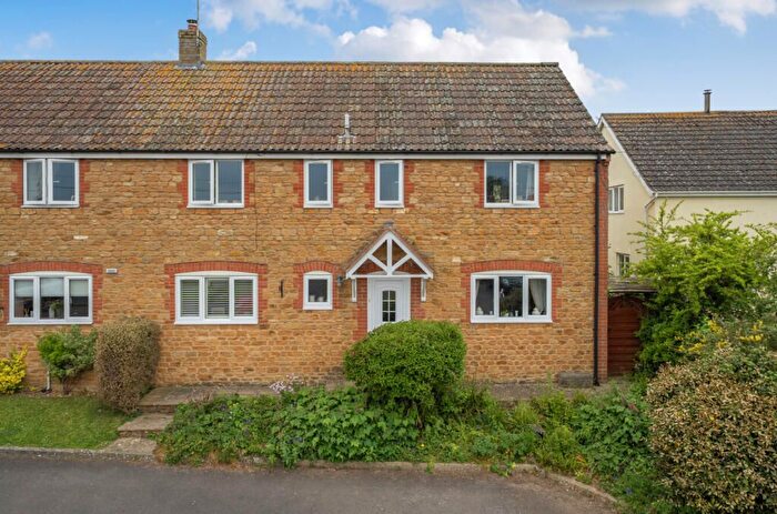 4 Bedroom Semi Detached House For Sale In West Street, Ilminster, Somerset, TA19