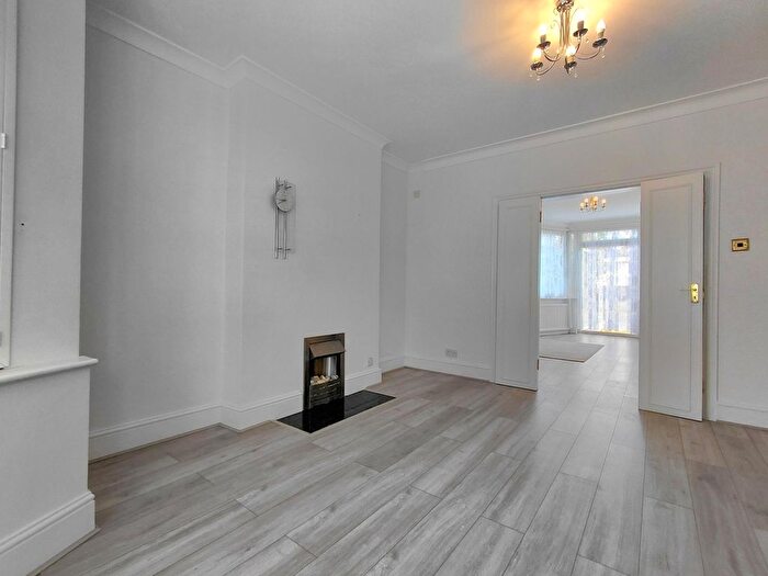 4 Bedroom Detached House To Rent In Greyhound Hill, Hendon, NW4