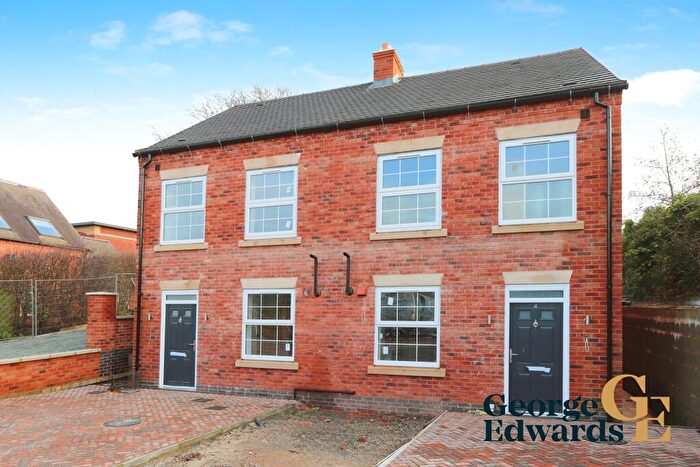 3 Bedroom Semi-Detached House To Rent In Queens Street Measham, DE12