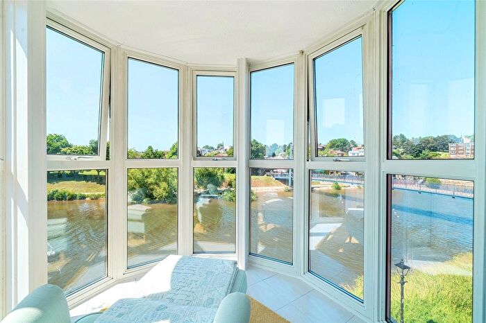 2 Bedroom Flat For Sale In Haven Bank, Exeter, EX2