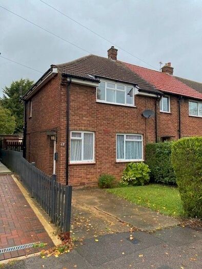 3 Bedroom Property To Rent In Hallmead, Letchworth, Hertfordshire, SG6