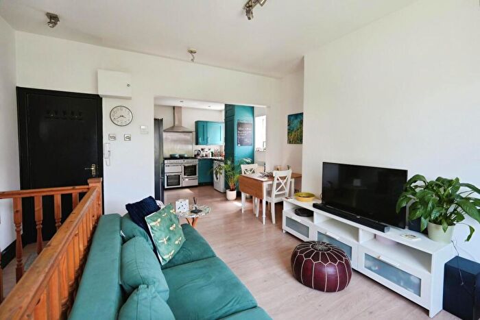 2 Bedroom Apartment For Sale In Mill Lane, , Mill Lane, M22