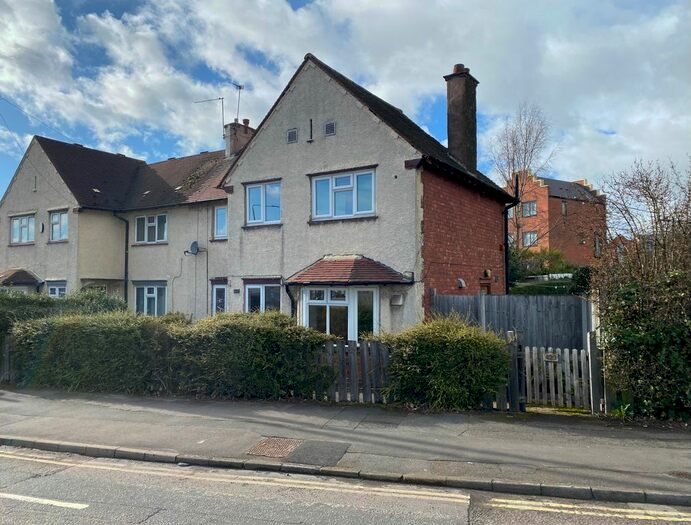 3 Bedroom Semi-Detached House To Rent In Uttoxeter New Road, Derby, DE22