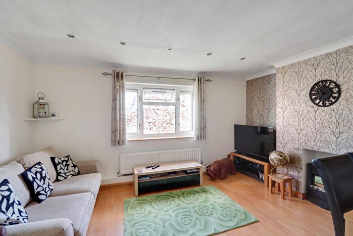 2 Bedroom Flat For Sale In Weston Road, Bromley, BR1