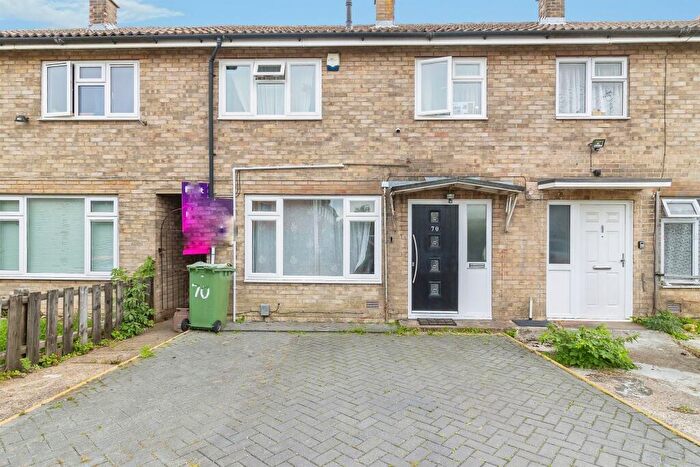 3 Bedroom Terraced House For Sale In Sycamore Road, Houghton Regis, Dunstable, LU5
