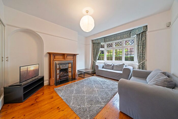 4 Bedroom Terraced House To Rent In Queens Drive, West Acton, London, W3