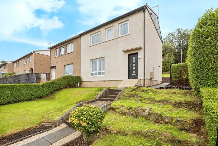 3 Bedroom Semi-Detached House For Sale In Limecraigs Crescent, Paisley, PA2