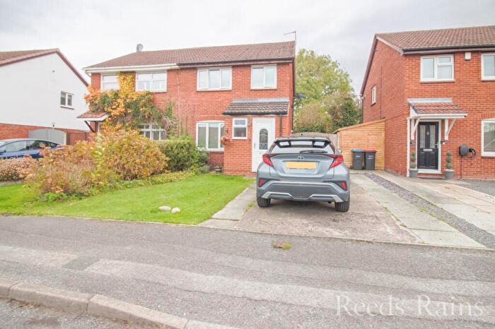 3 Bedroom Semi Detached House For Sale In St. Marks Crescent, Great Sutton, Ellesmere Port, Cheshire, CH66