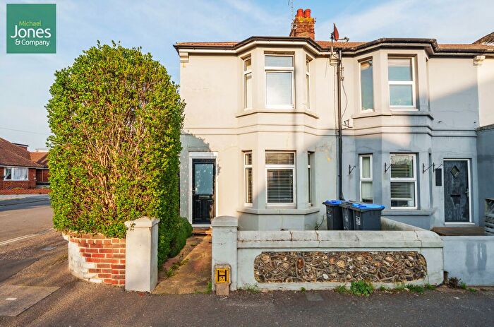 3 Bedroom End Of Terrace House To Rent In Ham Road, Worthing, West Sussex, BN11