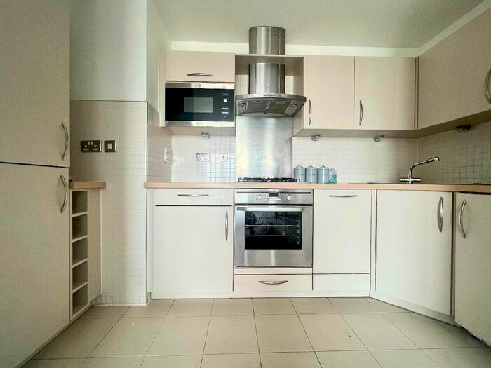 2 Bedroom Flat To Rent In Miles Close, London, SE28