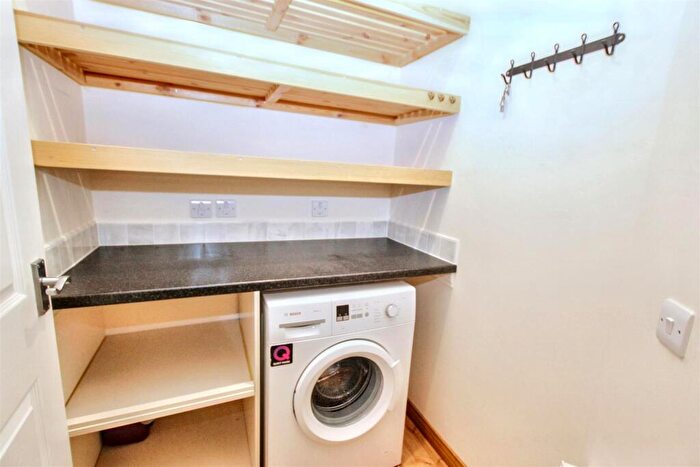 1 Bedroom Flat For Sale In Mousebank Road, Lanark, ML11