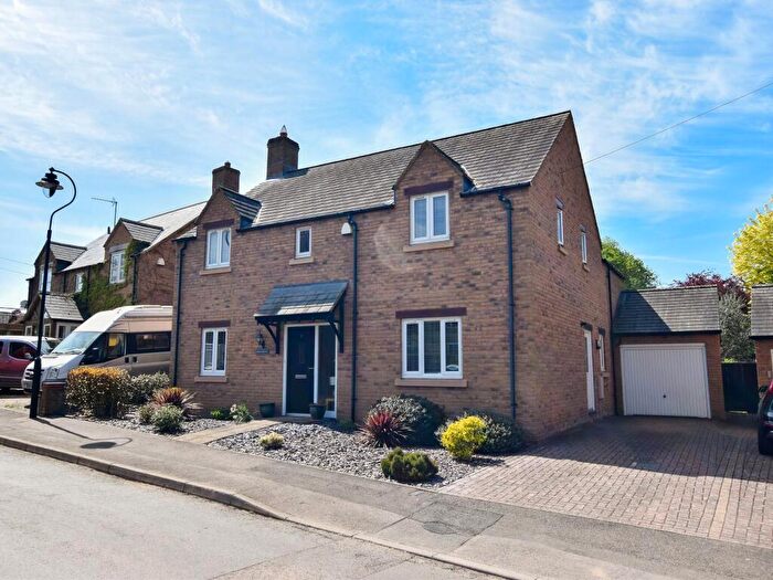 4 Bedroom Detached House For Sale In Farthingstone Road, Litchborough, NN12