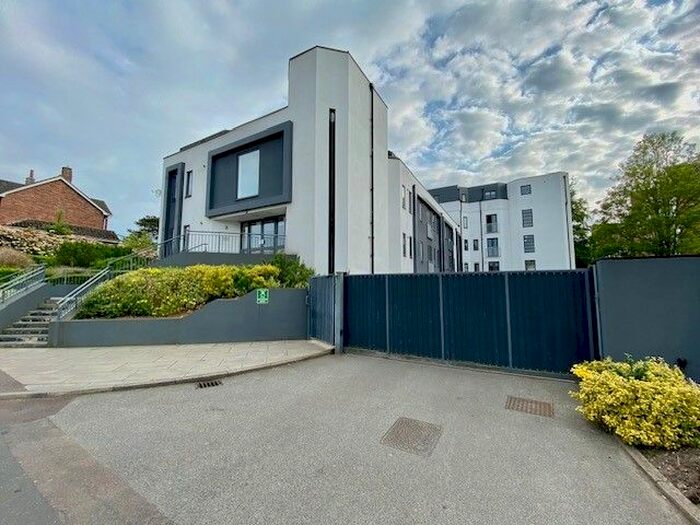 1 Bedroom Flat To Rent In Walton Street, Aylesbury, HP21