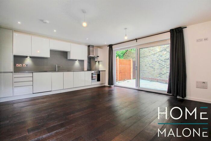 2 Bedroom Flat To Rent In Princess Crescent, London, N4