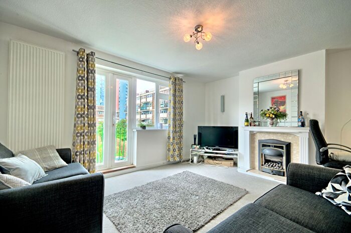 3 Bedroom Flat To Rent In Windsor Terrace, London, N1