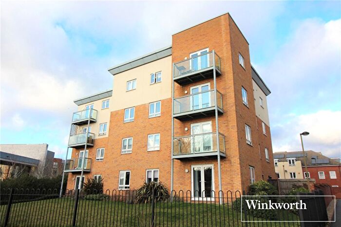 2 Bedroom Flat To Rent In Mills Court, Todd Close, Borehamwood, Hertfordshire, WD6