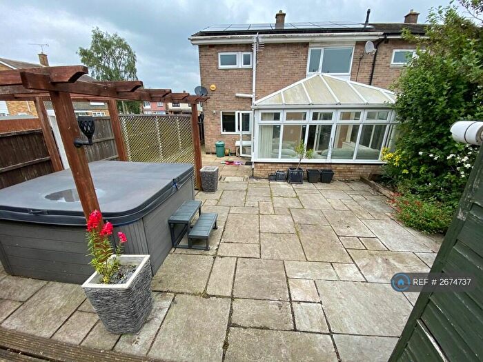 3 Bedroom Semi-Detached House To Rent In Bourne Avenue, Basildon, SS15