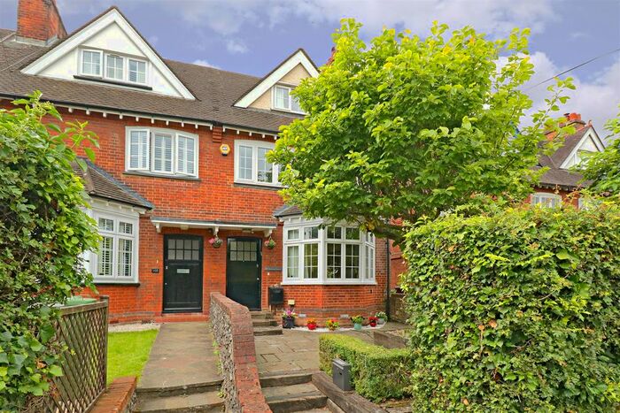 4 Bedroom End Of Terrace House To Rent In Watling Street, Radlett, WD7