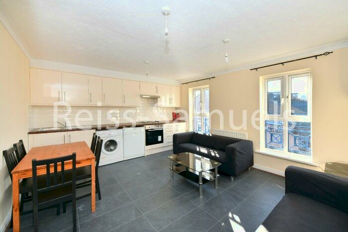 5 Bedroom Town House To Rent In Cahir Street, London, E14