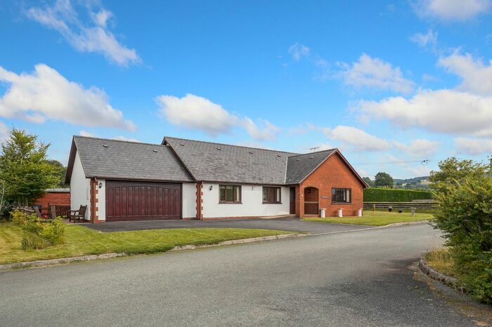 3 Bedroom Bungalow For Sale In Castell Newydd Cae Coedcau, Penegoes, Machynlleth, Powys, SY20