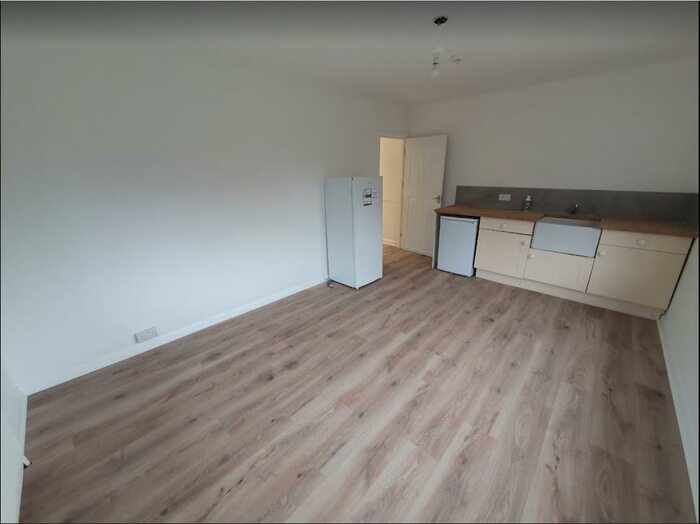 2 Bedroom Apartment To Rent In Brookers Hill, Shinfield, RG2