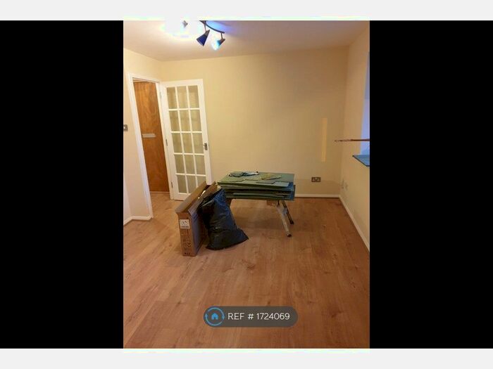 1 Bedroom Flat To Rent In Magpie Close, Enfield, EN1