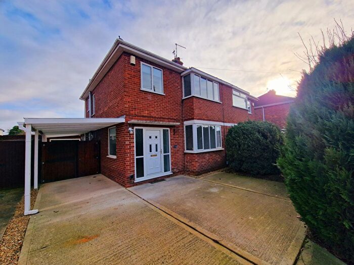 3 Bedroom Semi-Detached House To Rent In Desborough Avenue, Stanground, Peterborough, PE2