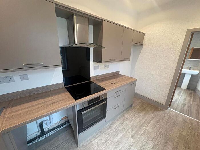 1 Bedroom Flat To Rent In Queen Street, Burnley, BB10