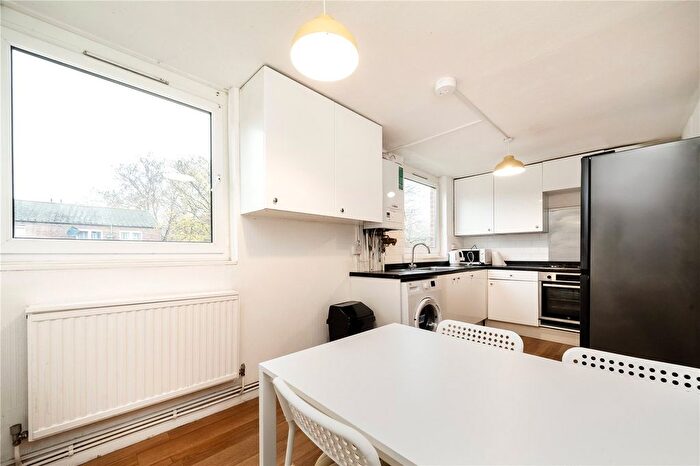 3 Bedroom Flat To Rent In Beachcroft Way, London, N19