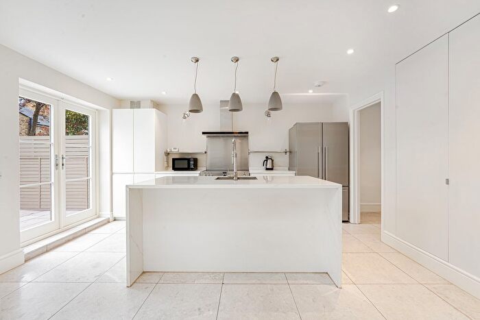 3 Bedroom End Of Terrace House To Rent In Dalby Road, Wandsworth, SW18