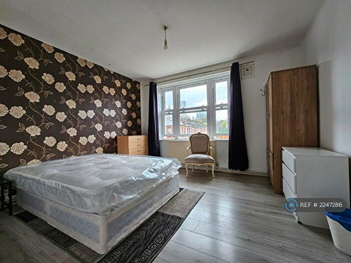 4 Bedroom Flat To Rent In Cadogen House, London, E2