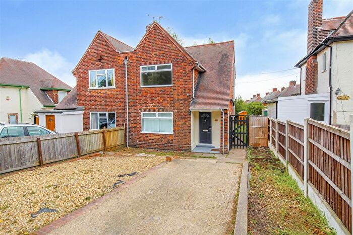 3 Bedroom Semi-Detached House To Rent In Wollaton Road, Beeston, Nottingham, NG9
