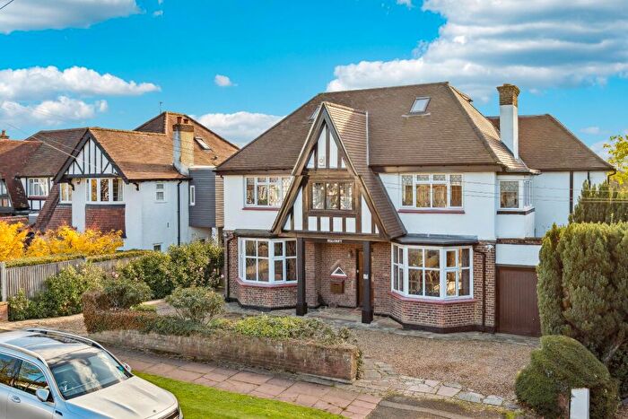 6 Bedroom Detached House For Sale In High View, Pinner, HA5