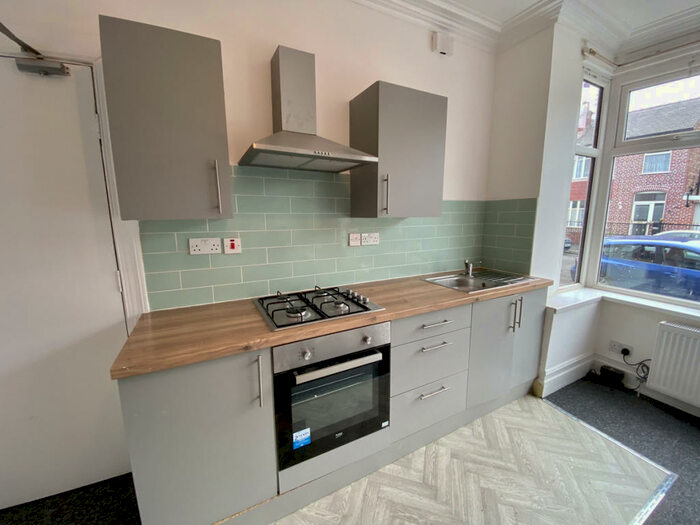 1 Bedroom Flat To Rent In Milton Grove, Manchester, M16