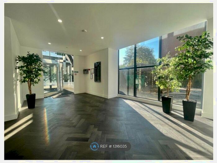 1 Bedroom Flat To Rent In Talbot Road, Old Trafford, Manchester, M16