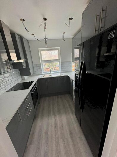 2 Bedroom Maisonette To Rent In Laleham Avenue, London, NW7