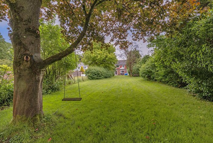 4 Bedroom Detached House For Sale In East St, Addington, ME19