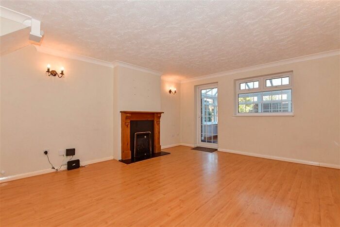 3 Bedroom Semi-detached House For Sale In Bow Road, Wateringbury, Maidstone, Kent, ME18