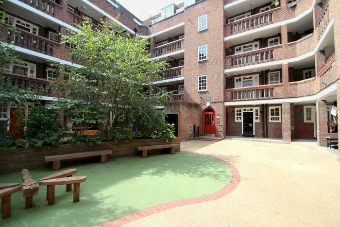 3 Bedroom Flat To Rent In Cheverell House, Bethnal Green E2