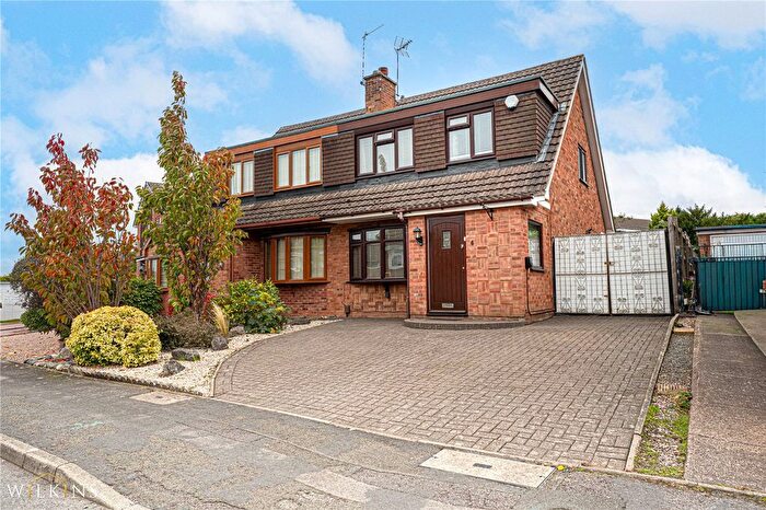 3 Bedroom Semi-Detached House For Sale In Alderbrook Drive, Nuneaton, Warwickshire, CV11