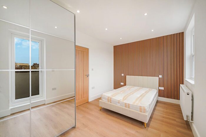 3 Bedroom Flat To Rent In Isledon Road, Finsbury Park, N7