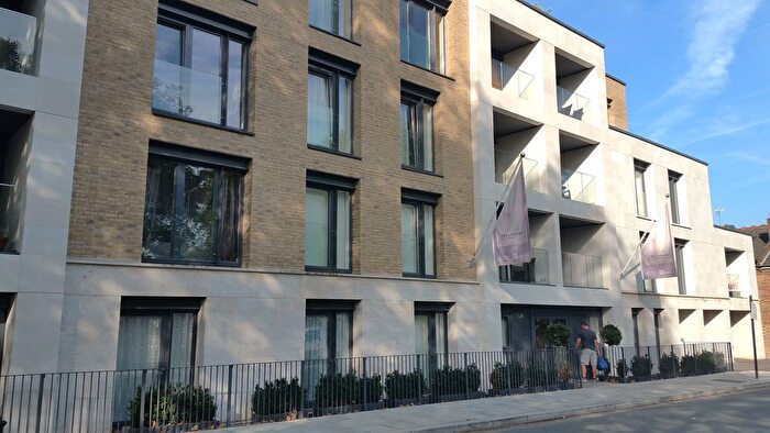 2 Bedroom Flat To Rent In The Landau Apartments, Farm Lane, London, SW6