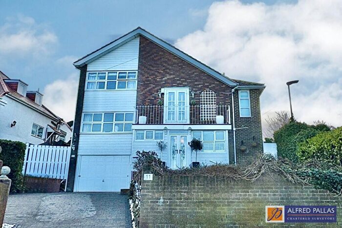 4 Bedroom Detached House For Sale In Shipley Avenue, Seaburn, SR6