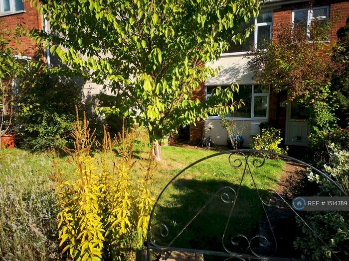 2 Bedroom End Of Terrace House To Rent In Parkside Gardens, Bristol, BS5