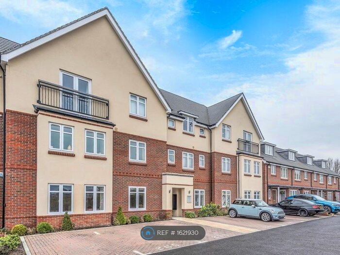 2 Bedroom Flat To Rent In Louden Square, Earley, Reading, RG6