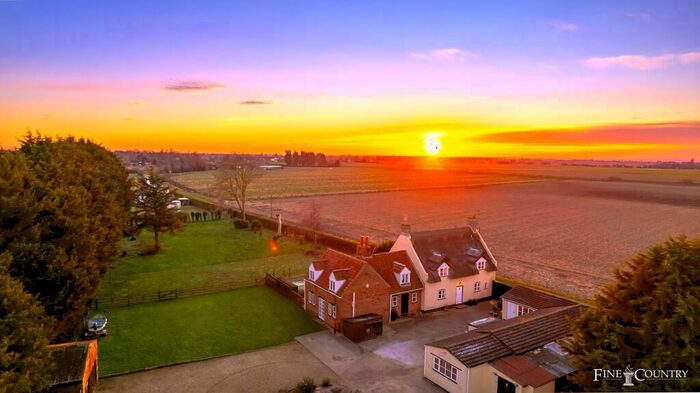 4 Bedroom Detached House For Sale In Pinchbeck, PE11